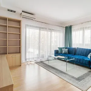 https://bartycka-elegant-apartment.warsawhotelspoland.com